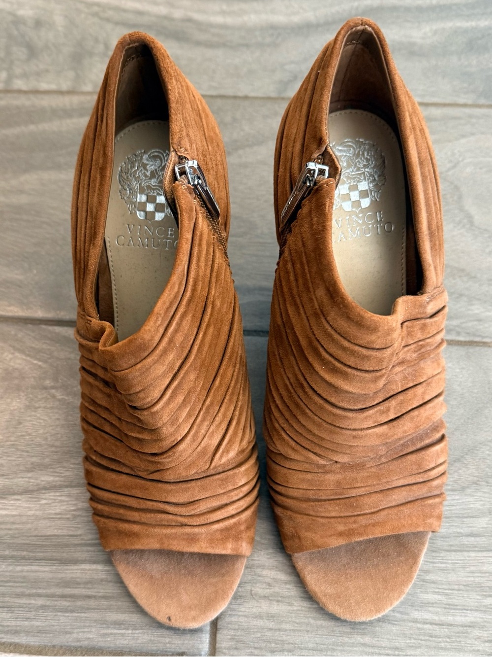Vince Camuto Women's Rust Suede Ruched Peep-Toe Booties Size 9 NWOT
